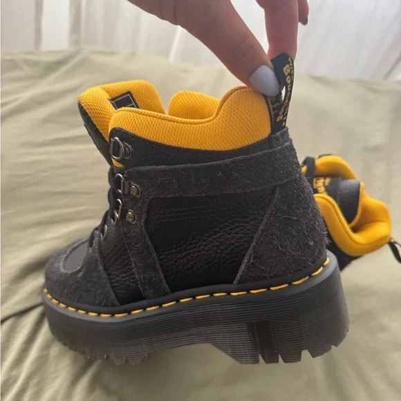 DOC MARTINS - Picture 4 of 8